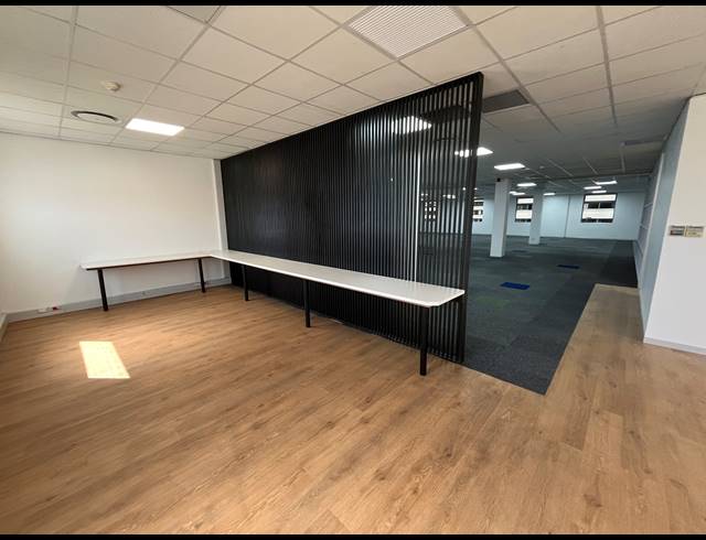 472M² OFFICE TO LET IN CLAREMONT